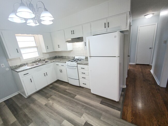 Building Photo - 1509 W Waldo Ave