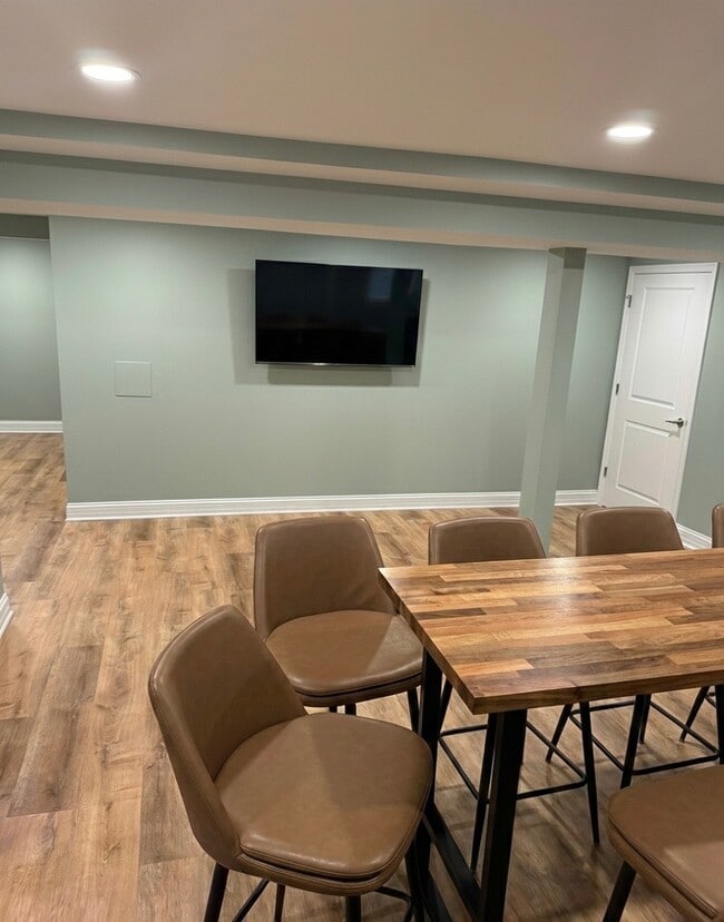 Building Photo - 46 Freymuth Rd