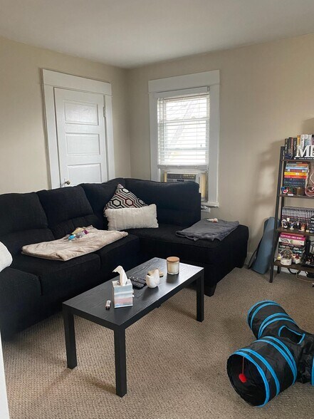 Building Photo - 788 Broad Ave