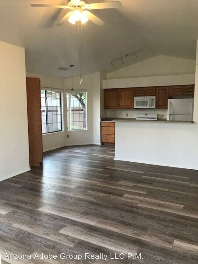 Building Photo - 1 br, 1 bath House - 559 - C Sawmill Cove
