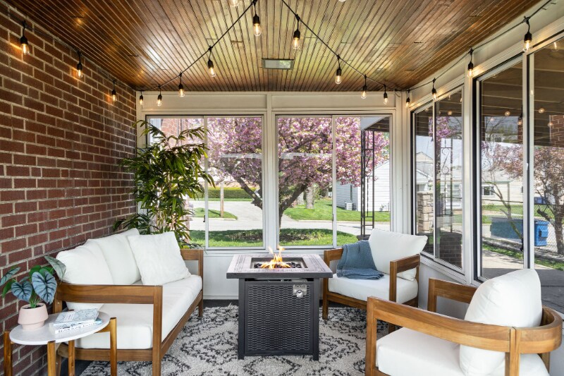 Building Photo - 1027 W 6th Ave