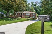 Building Photo - 388 Lakemoore Dr NE