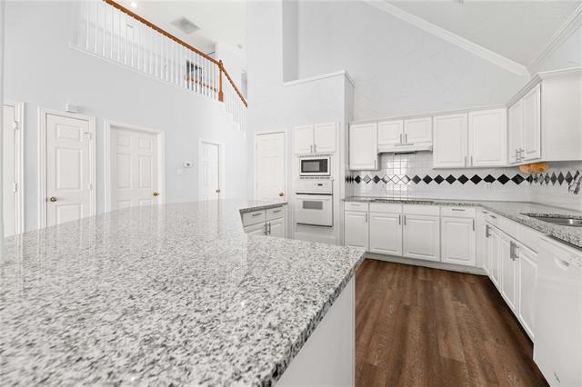 Building Photo - 2324 Dyers Oak Dr