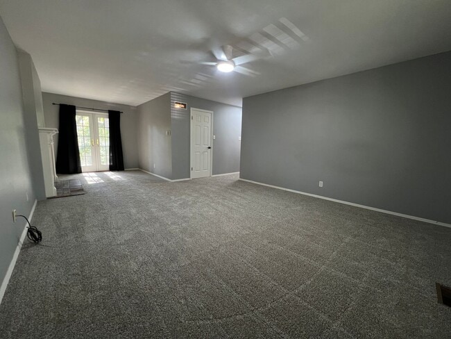 Building Photo - 1685 Lochcrest Dr