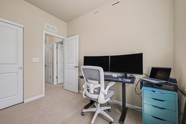 Building Photo - Gorgeous 3 bed 2.5 bath Home Available in Parker!