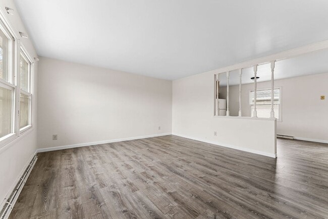 Building Photo - VIDEOTOUR: Delightful home w/Garage and Large Yard. PETS WELCOME