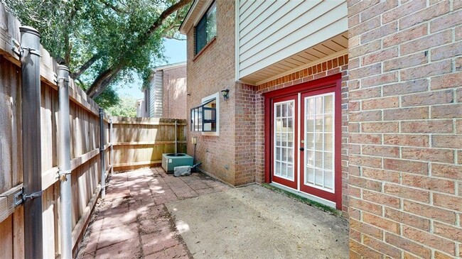 Building Photo - 1904 Dartmouth St