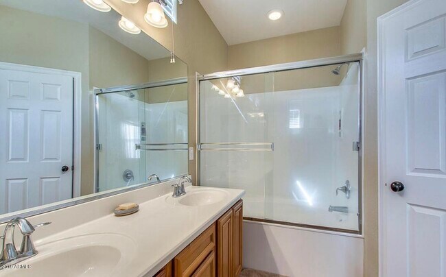 Building Photo - 14582 W Port Royale Ln