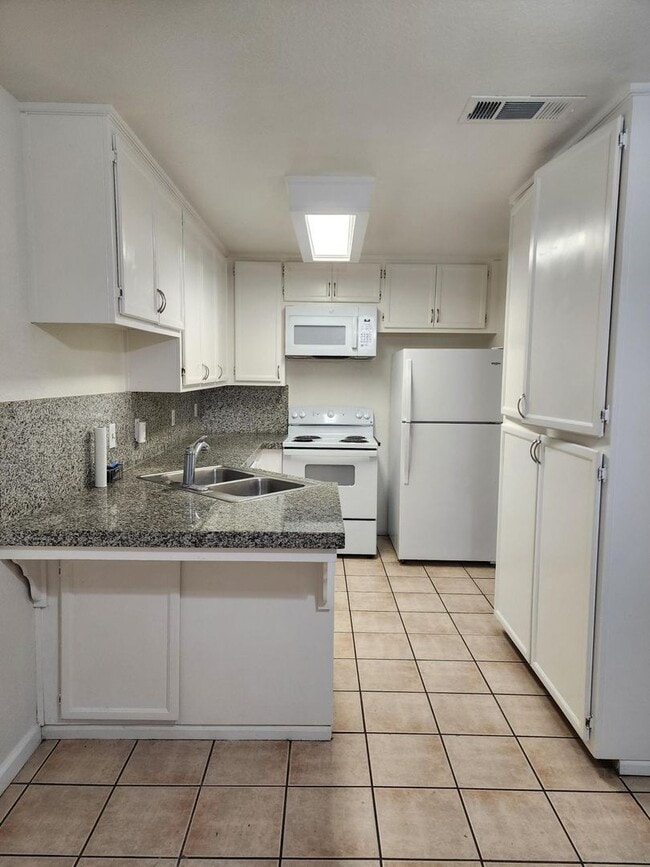 Building Photo - 1953-1955 Glen Ridge Dr