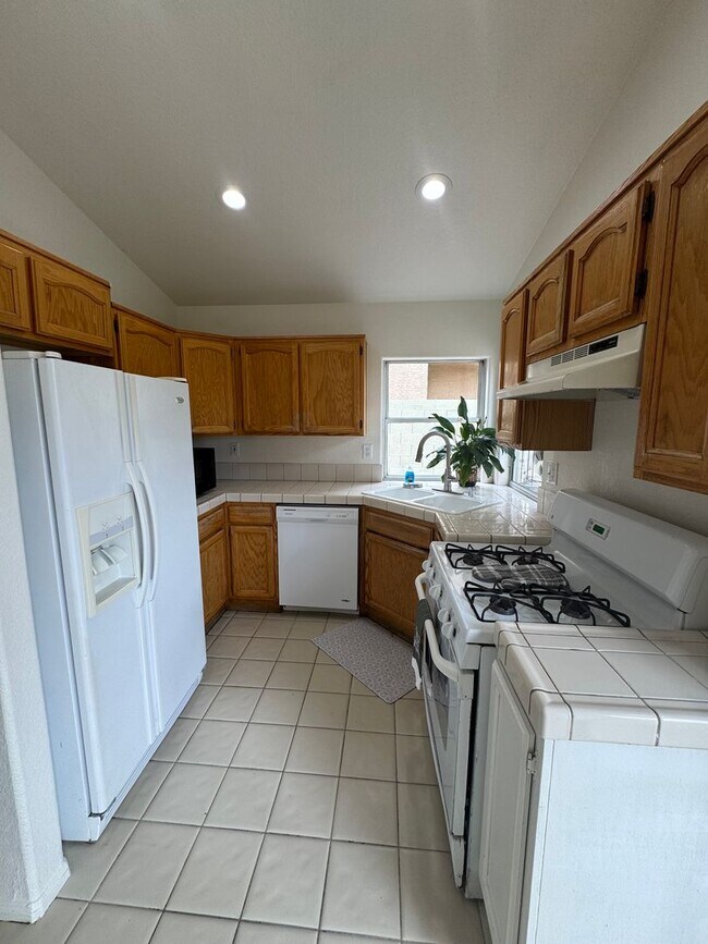 Building Photo - 9224 Kentucky Oaks Dr