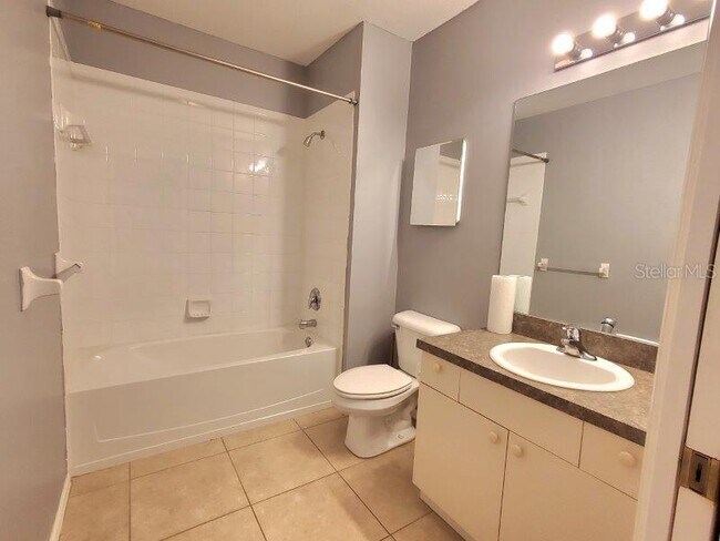 Building Photo - 2060 Willow Hammock Cir