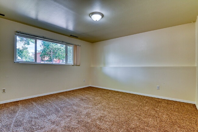 Building Photo - Fantastic Home In Village Seven For Rent