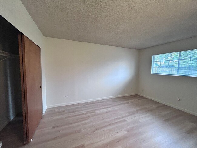 Building Photo - 10149-10151 Satow Drive