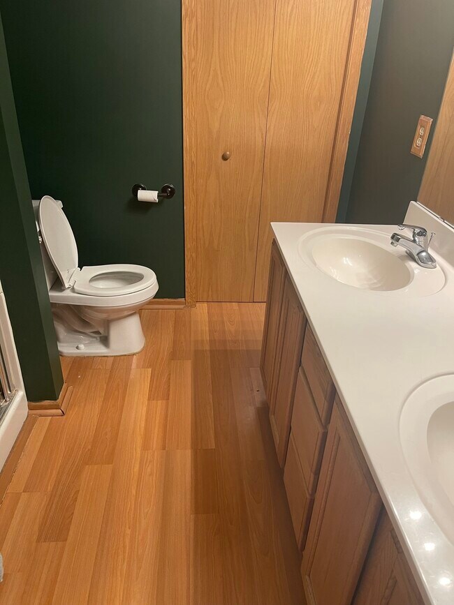 Building Photo - 1708 Pebble Ter