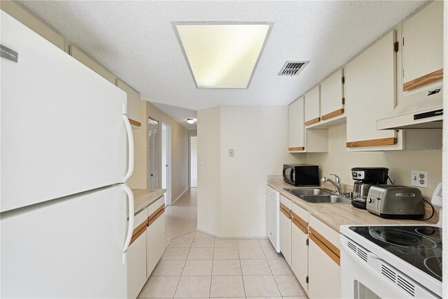 Building Photo - 122 Loblolly Ct