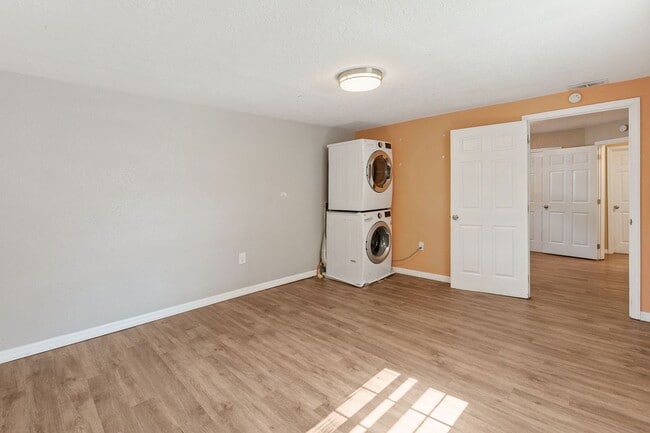 Building Photo - 5000 Huppel Ave