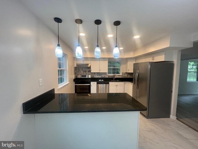 Building Photo - 4200 Gerry Ln