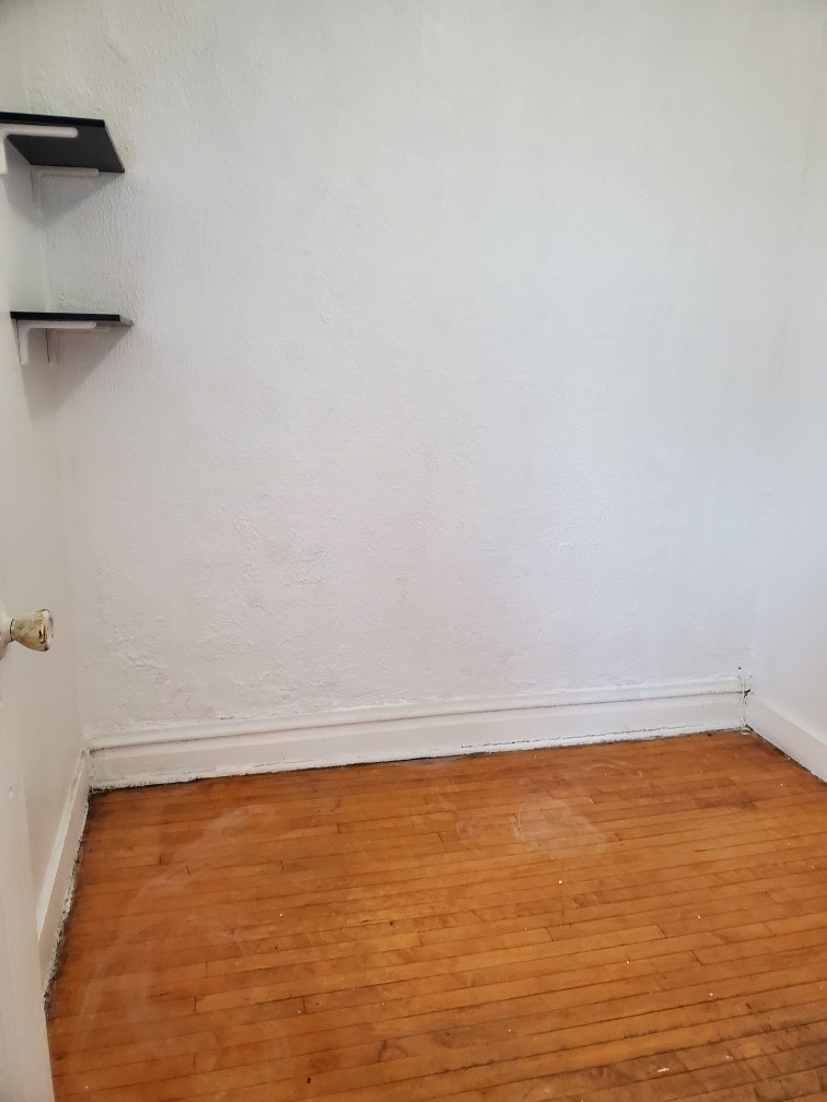 Building Photo - 1254 N Maplewood Ave