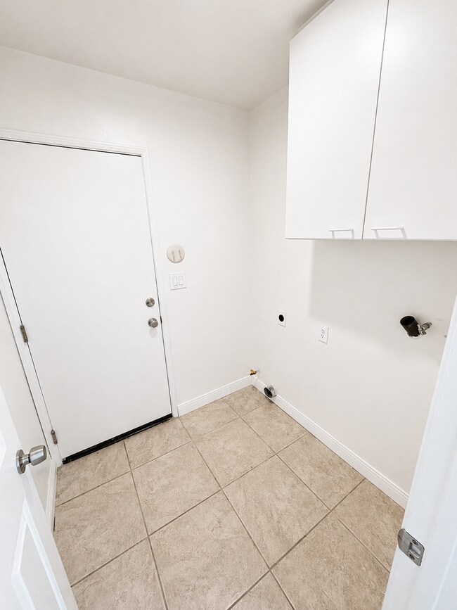 Building Photo - 5178 Corte Vistora