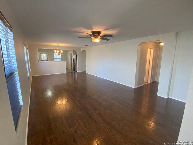 Building Photo - 16407 Runaway Crown