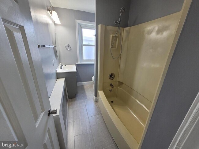 Building Photo - 45 Green St