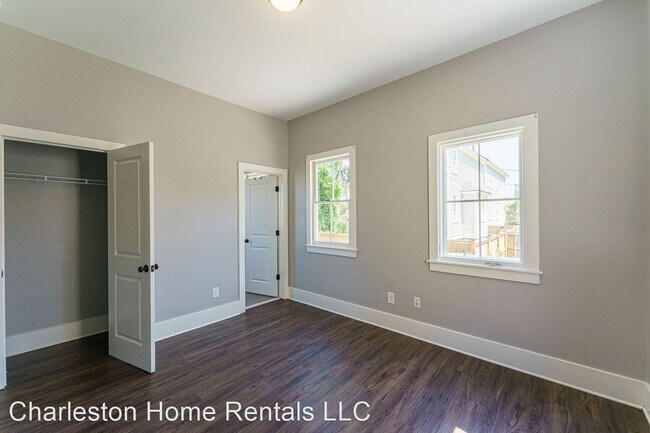 Building Photo - 28 Aiken St