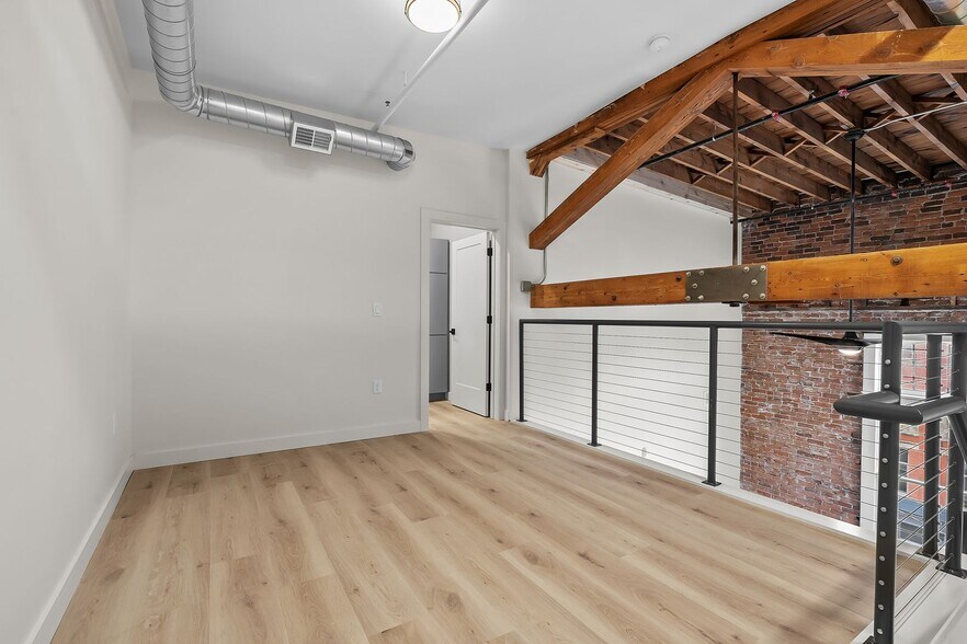 Building Photo - 266 E Michigan Ave