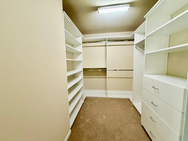 Building Photo - 1009 Providence Forest Dr