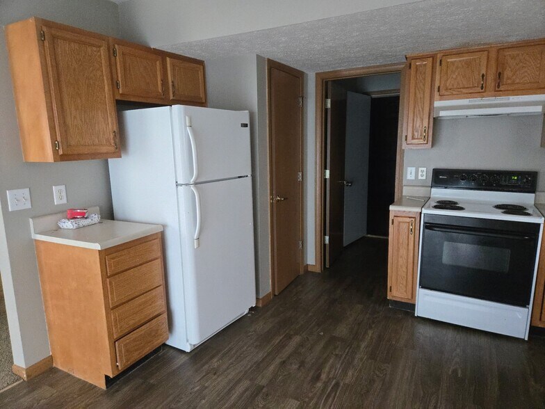 Building Photo - 2022 Bridgewater Cir