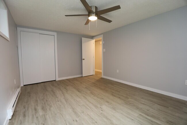 Building Photo - 1232 E Henry Clay Ave