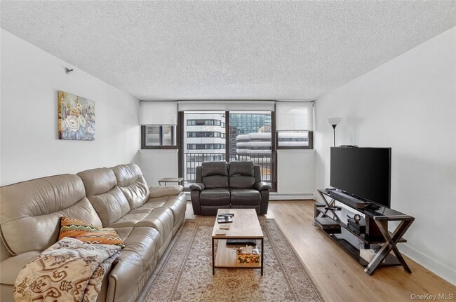 Building Photo - 25 Rockledge Ave