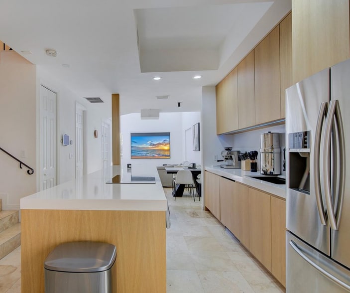 Building Photo - 4867 Ponce de Leon Blvd