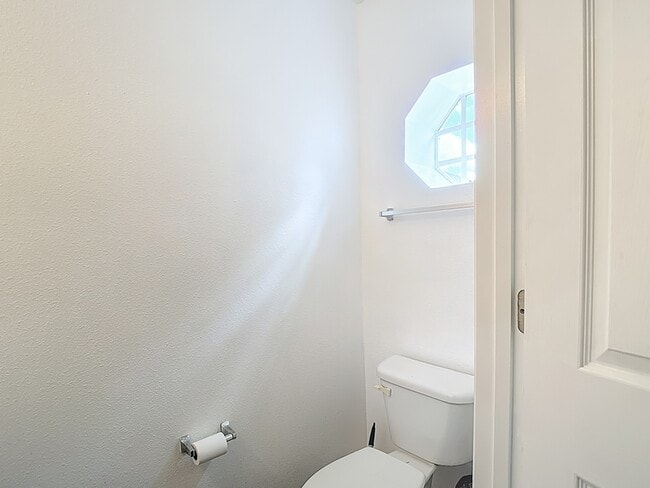 Building Photo - 9856 Ashburn Lake Dr