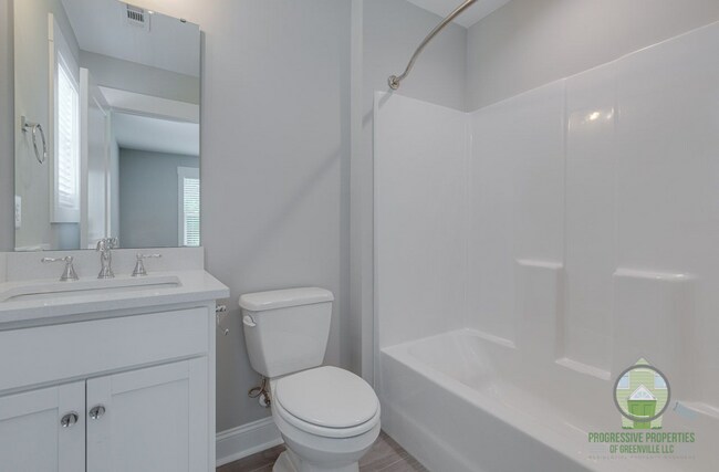 Building Photo - 10 Howard St