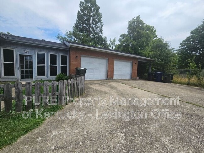 Building Photo - 3190 Yellowstone Parkway B