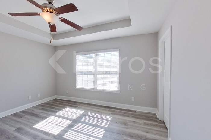 Building Photo - 106 Regis Way