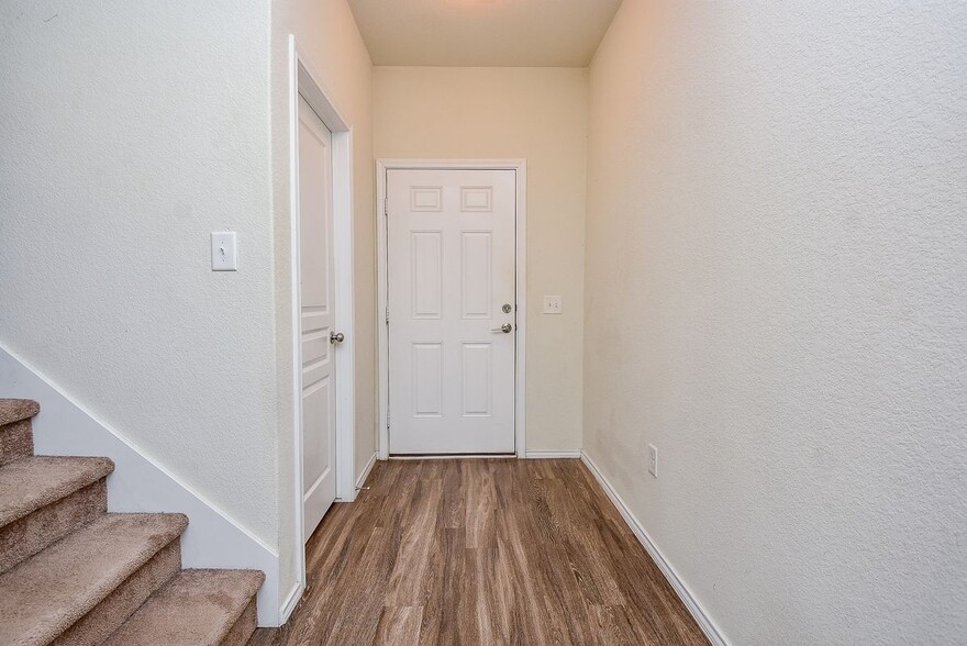 Building Photo - 4407 Champions Landing Dr