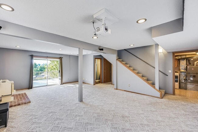 Building Photo - Beautiful 4 Bed, 4 Bath Rental Home in Gre...