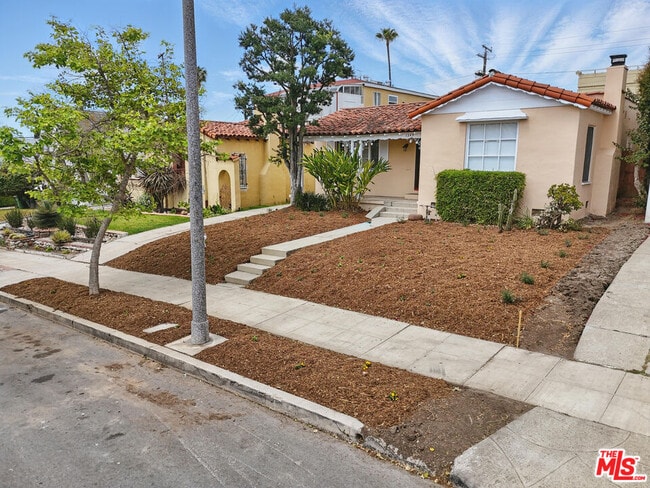 Building Photo - 1349 S Curson Ave
