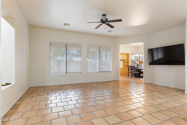 Building Photo - 2320 S Sorrelle