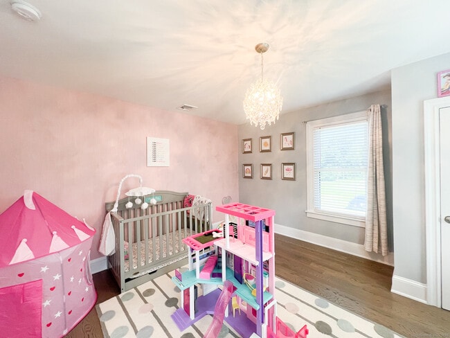 Building Photo - 374 Grassy Hill Rd
