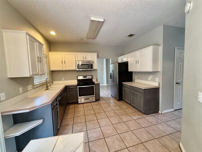 Building Photo - 16801 Langland Rd