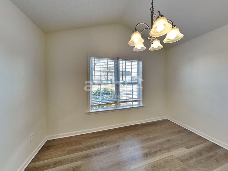 Building Photo - 3588 Bent Trace Dr