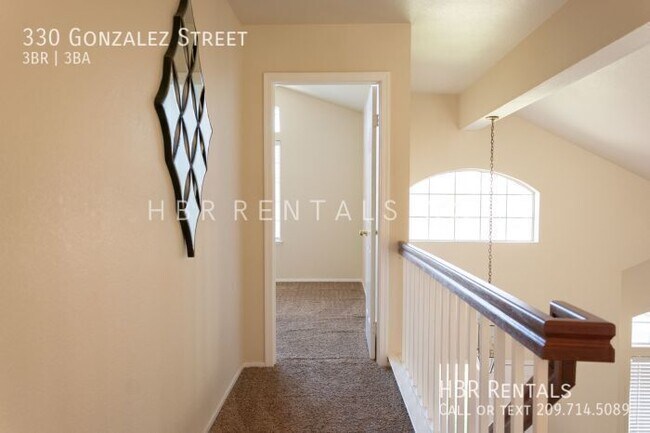 Building Photo - 330 Gonzalez St