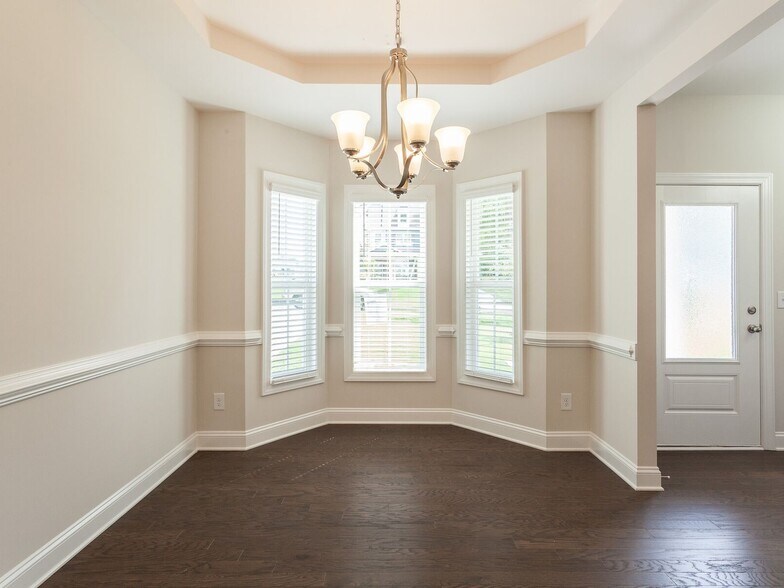 Building Photo - 409 Forest Glen Dr