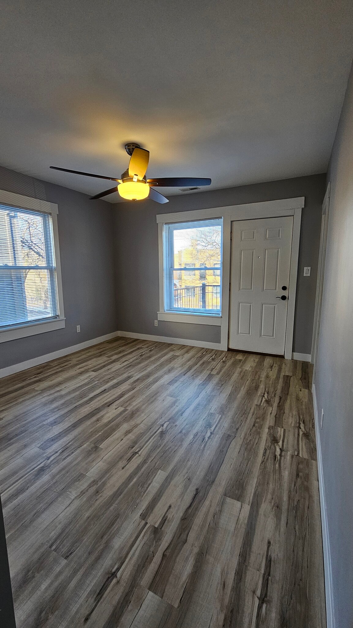 Building Photo - 4225 W Augusta Blvd