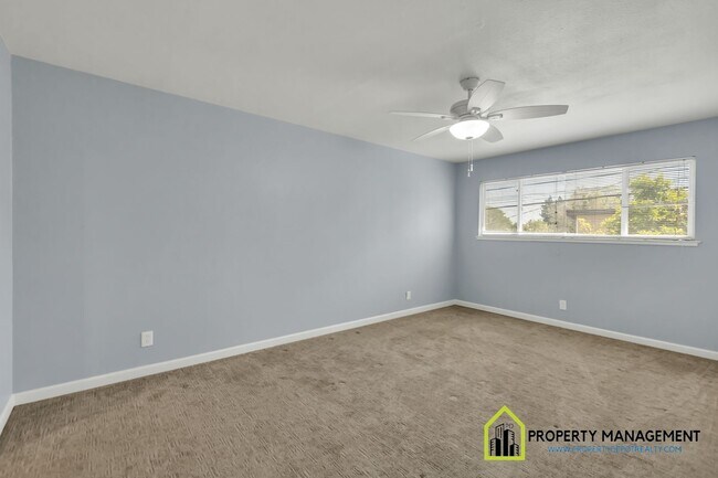 Building Photo - Inviting 3-Bedroom, 2-Bathroom Residence w...