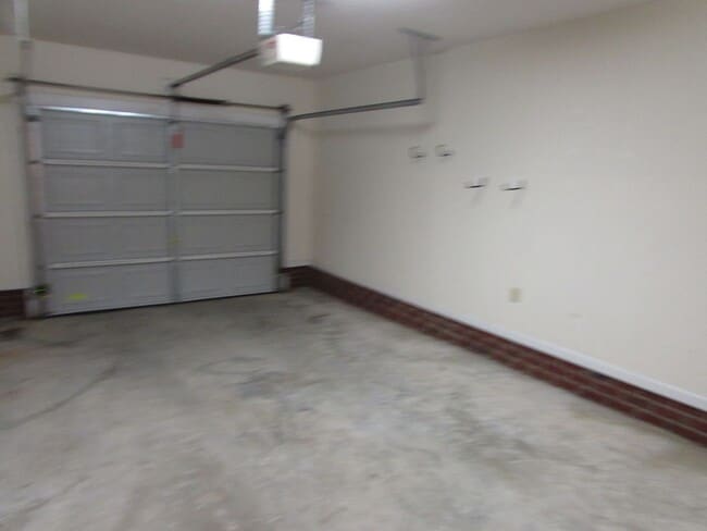 Building Photo - Available in September, Close to Shaw AFB!