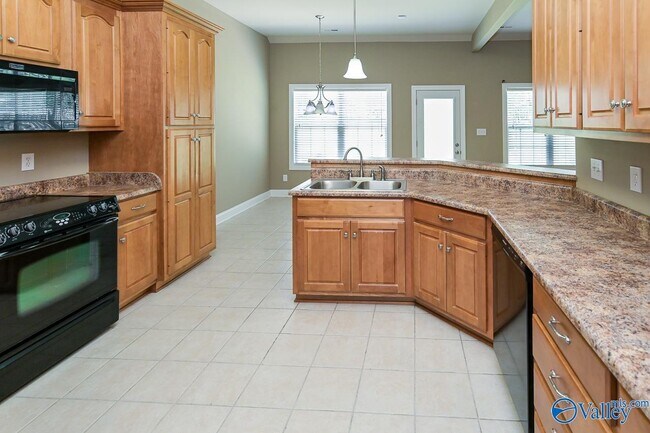 Building Photo - 8821 Belle Mor Dr NW