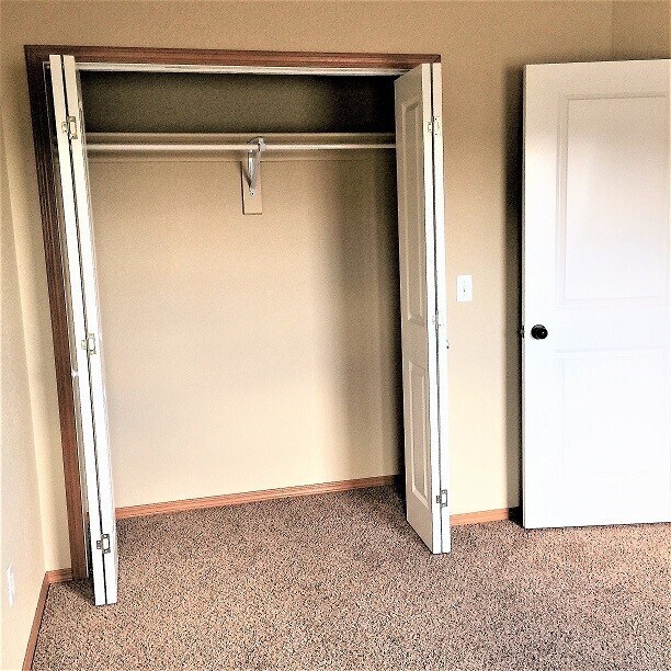 Building Photo - 232 S Slopeside Dr